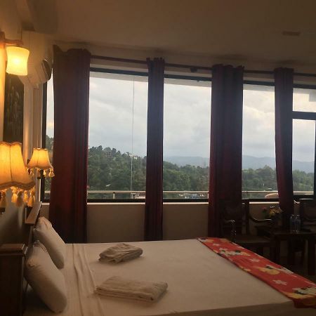 Pure Nature Hotel 캔디 외부 사진