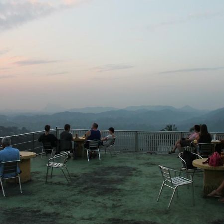 Pure Nature Hotel 캔디 외부 사진