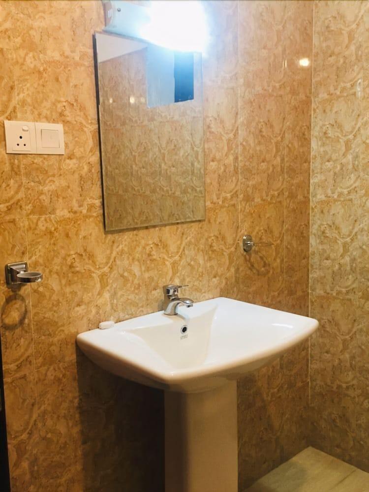 Pure Nature Hotel 캔디 외부 사진