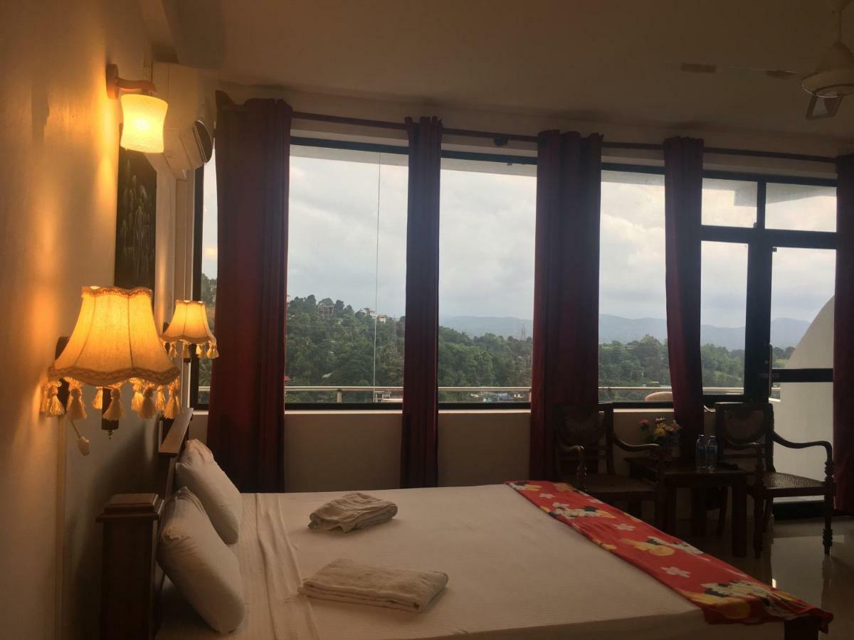 Pure Nature Hotel 캔디 외부 사진