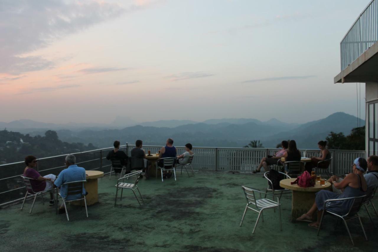 Pure Nature Hotel 캔디 외부 사진
